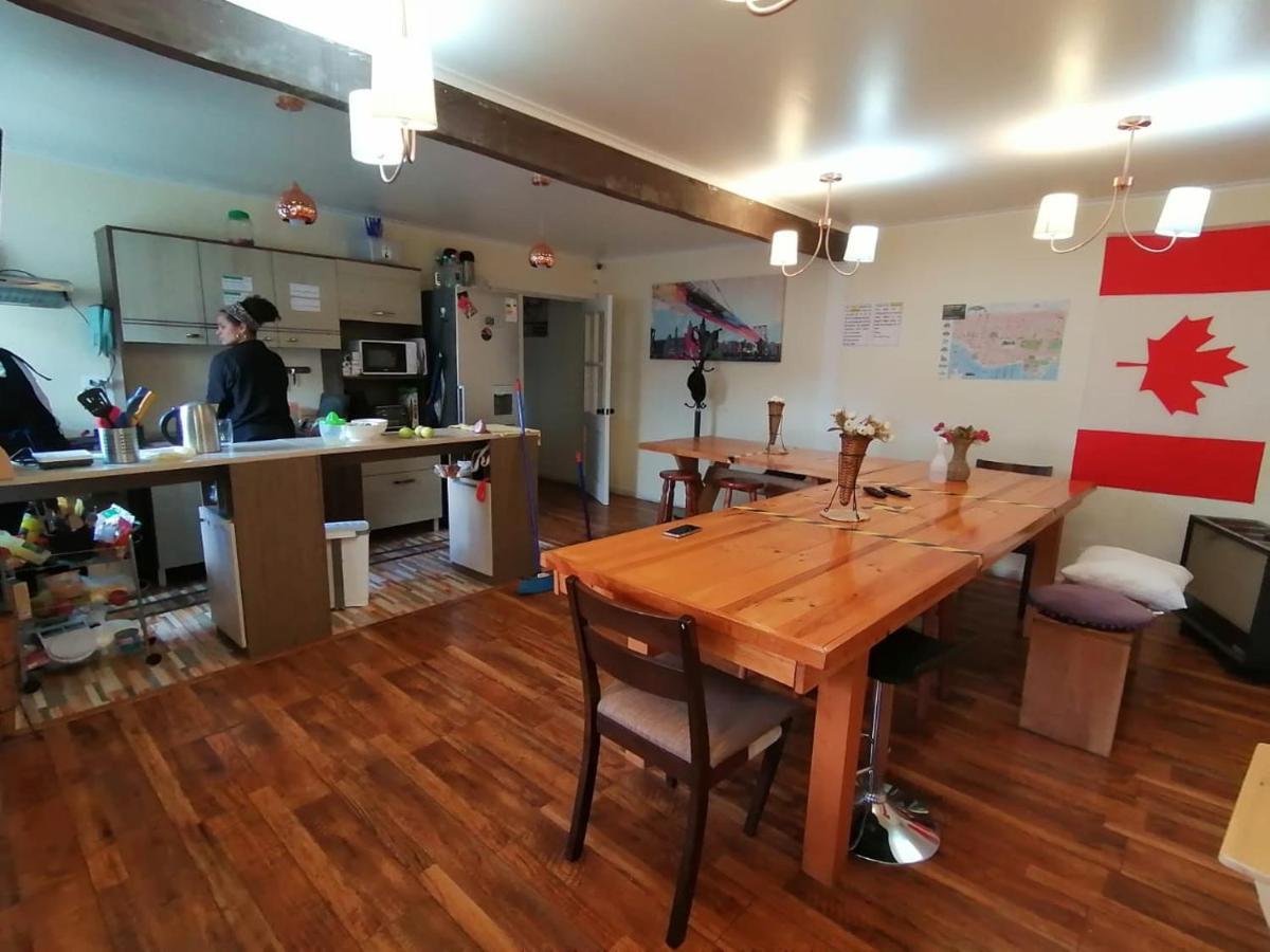פורטו נטאלס Refugio Bulnes Hostel מראה חיצוני תמונה