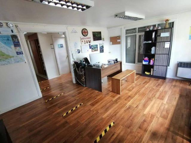 פורטו נטאלס Refugio Bulnes Hostel מראה חיצוני תמונה