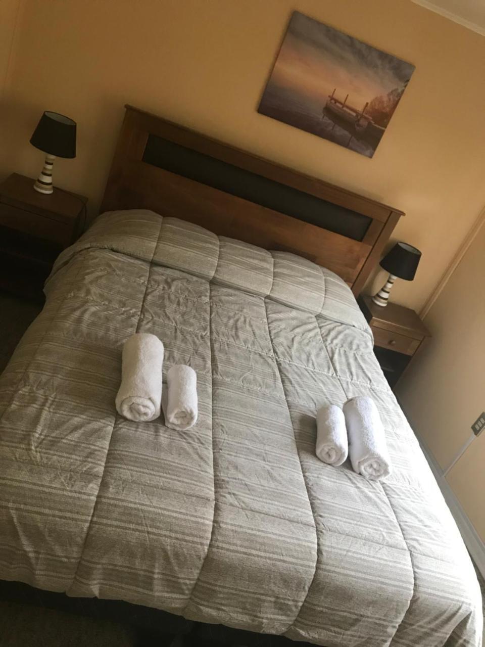 פורטו נטאלס Refugio Bulnes Hostel מראה חיצוני תמונה