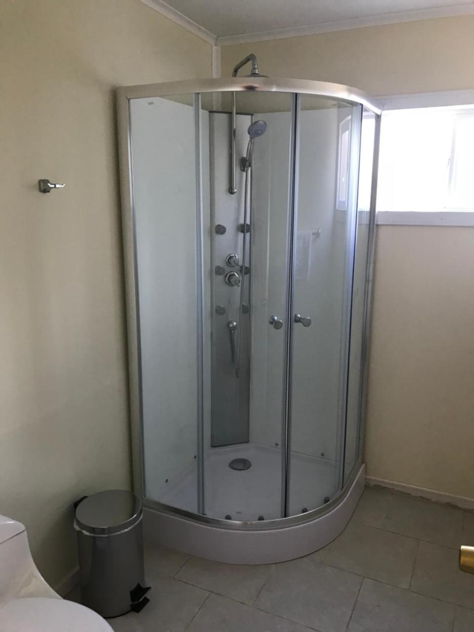 פורטו נטאלס Refugio Bulnes Hostel מראה חיצוני תמונה